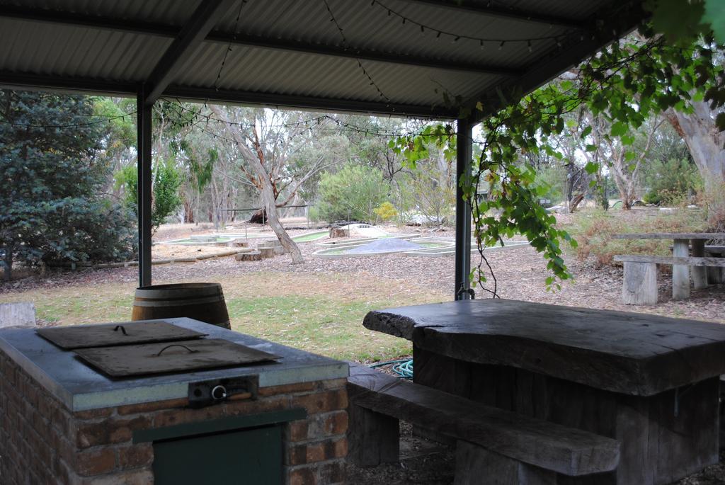 Padthaway Caravan Park Room photo